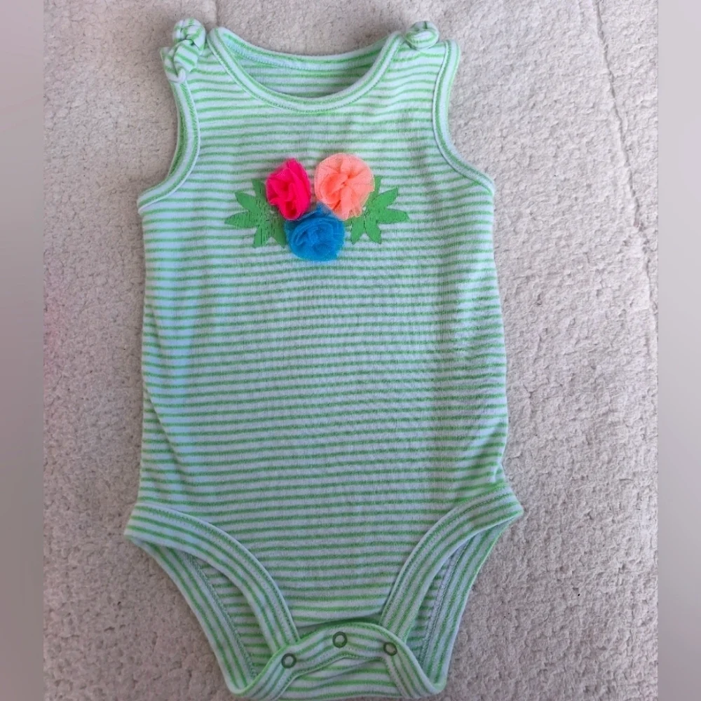 Wonder Nation Set of three colorful tops for baby girl sizes 6-9 months